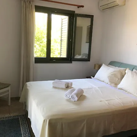 Pefnos Agios Nikolaos (Mani)