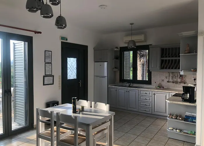 Pefnos Agios Nikolaos (Mani)